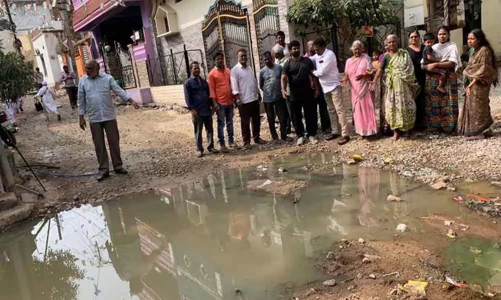 Ramnagar: Locals fume over drainage overflow