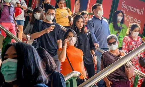 Coronavirus update: 132 dead in China; Starbucks, Apple shut stores; airlines cancel flights