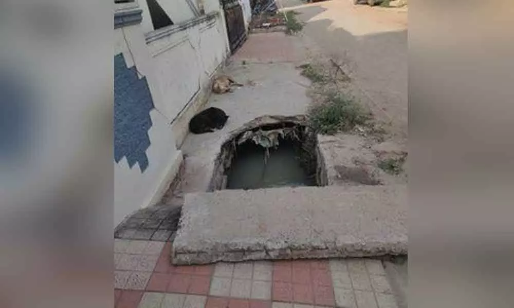 Locals irked over stinking open drainage nala in Temple Alwal