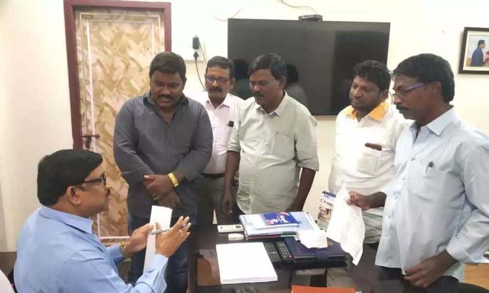 Ongole: Grounding of units, disbursement of loans for SCs demanded