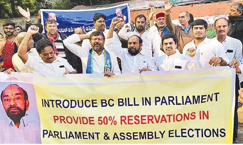 Hyderabad: BCs stage protest at Jantar Mantar
