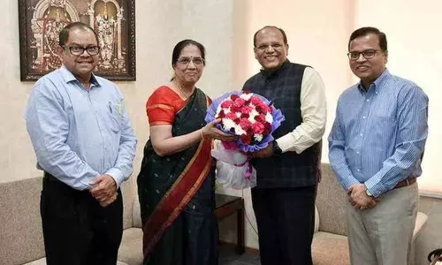 Hyderabad: Chief Secretaries of TS, AP discuss assets division