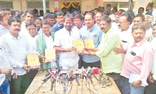 Mahbubnagar: Minister Srinivas Goud launches HMTV diary