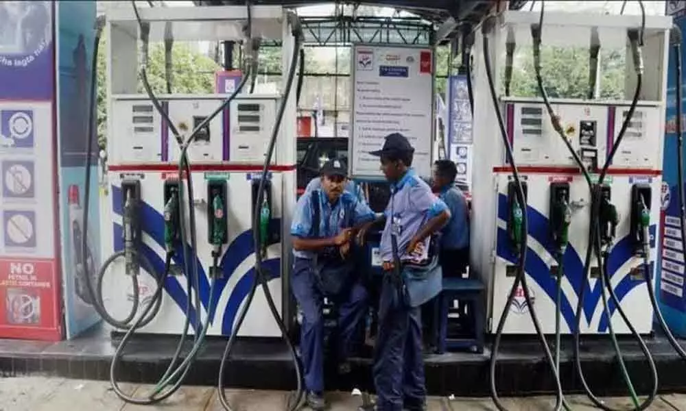 Today, petrol, diesel price dropped in Hyderabad, other metro cities on January 31