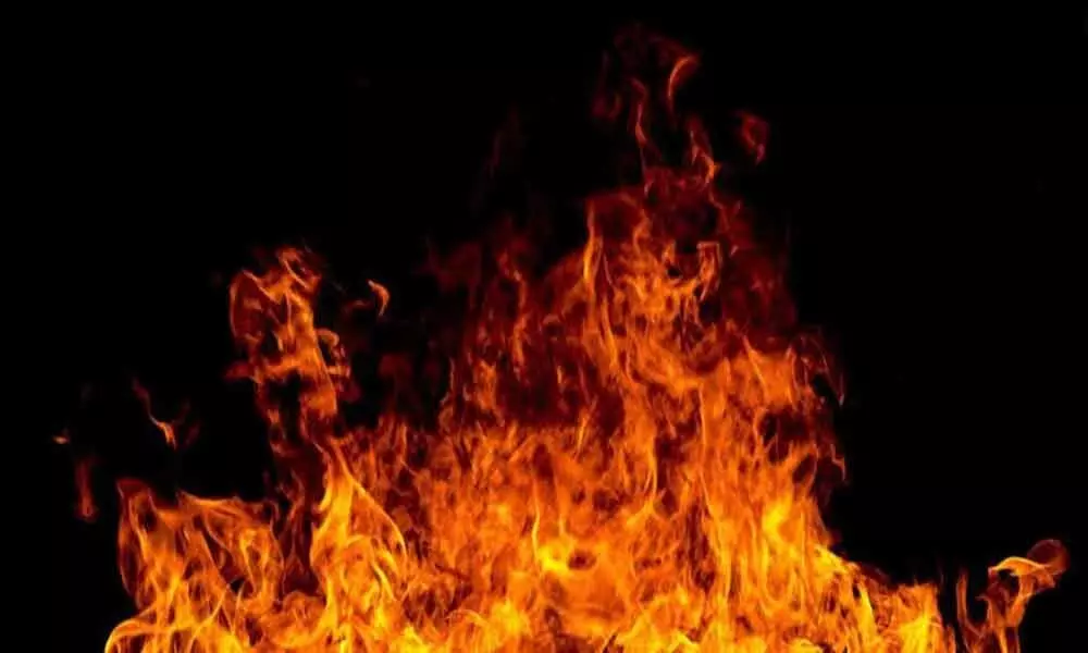 Fire engulfs in factory at Jangaon