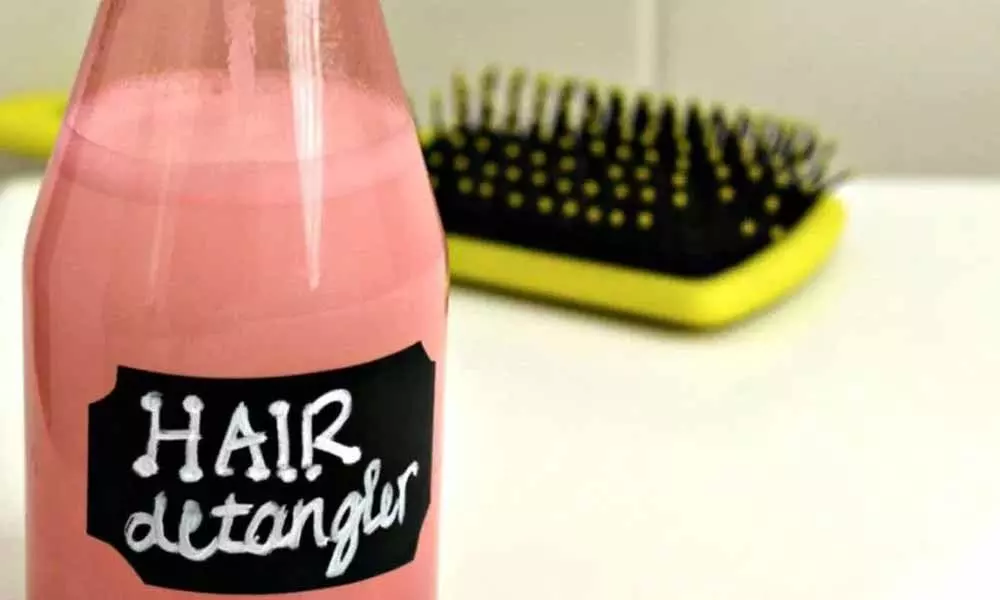 4  Easy Steps to Make a Home DIY hair detangler spray