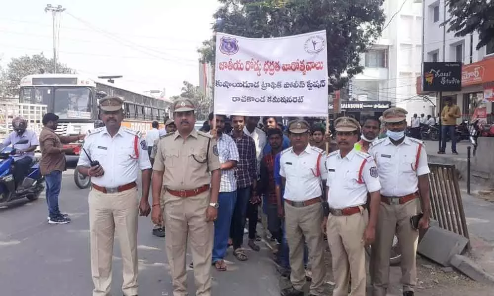 Police sensitise people on traffic safety in Kapra