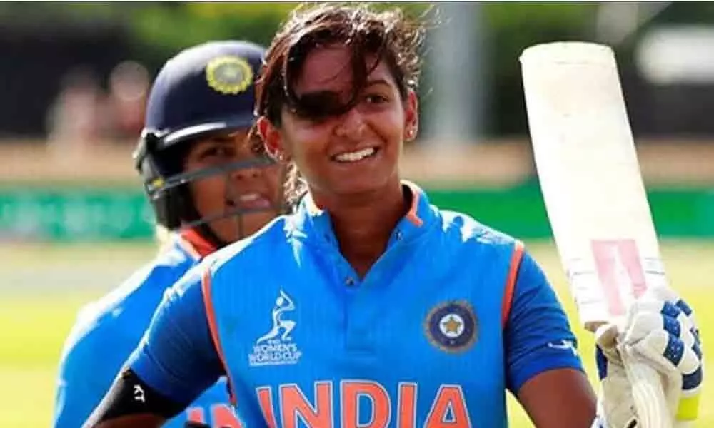 Harmanpreet leads India eves to beat England in Tri series