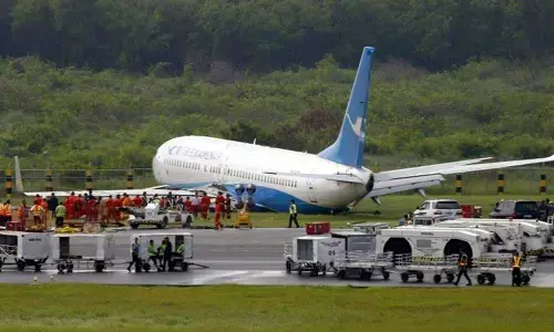 Airlines curb or cancel China flights