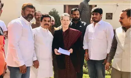 BC leaders meet Sonia, press for 50% quota