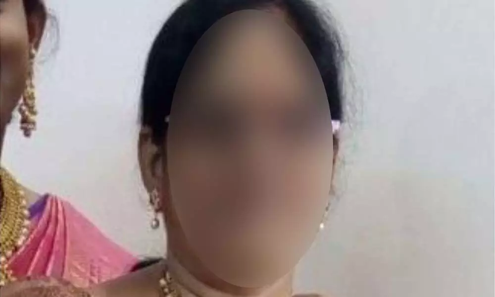 Woman strangled to death, robbed her gold in Vijayawada
