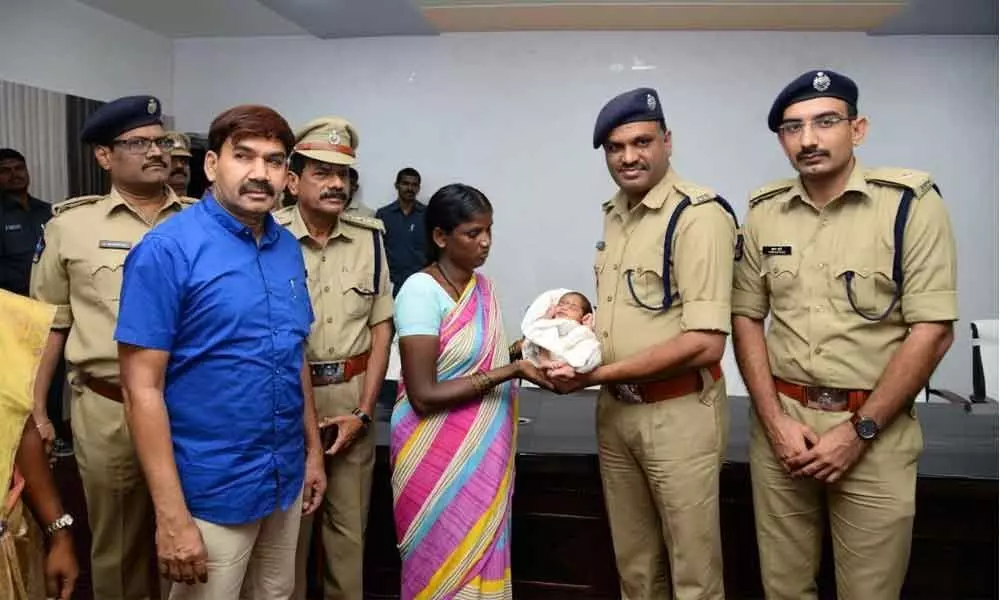 Kurnool: Police rescue nine-day-old baby within hours of abduction