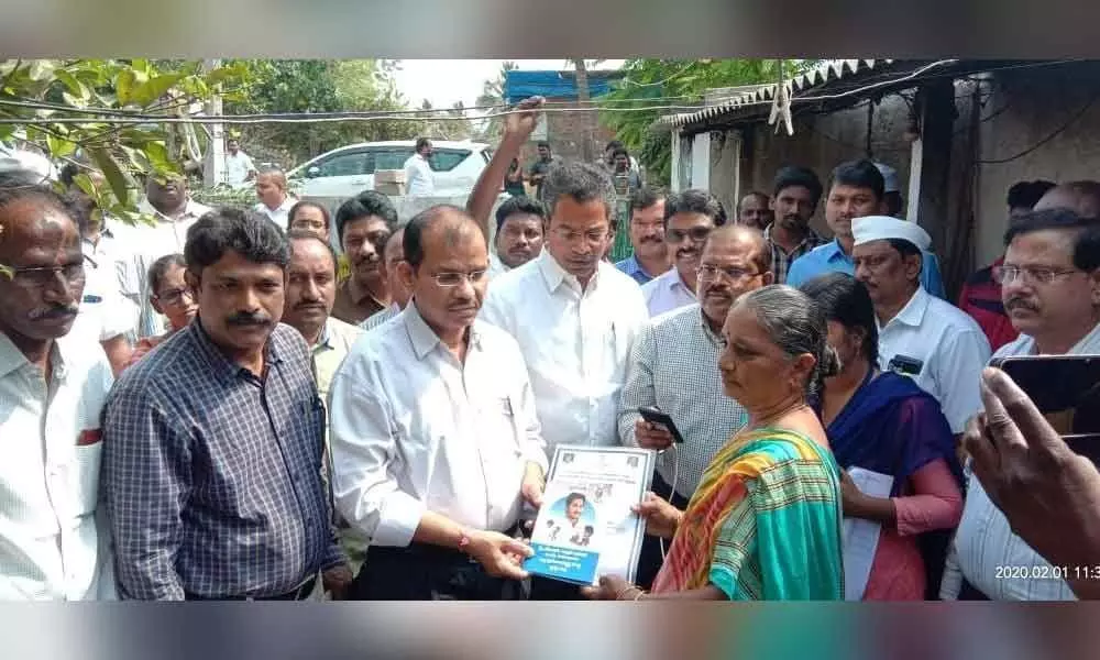 Amaravati: Pensions distributed to beneficiaries at doorstep