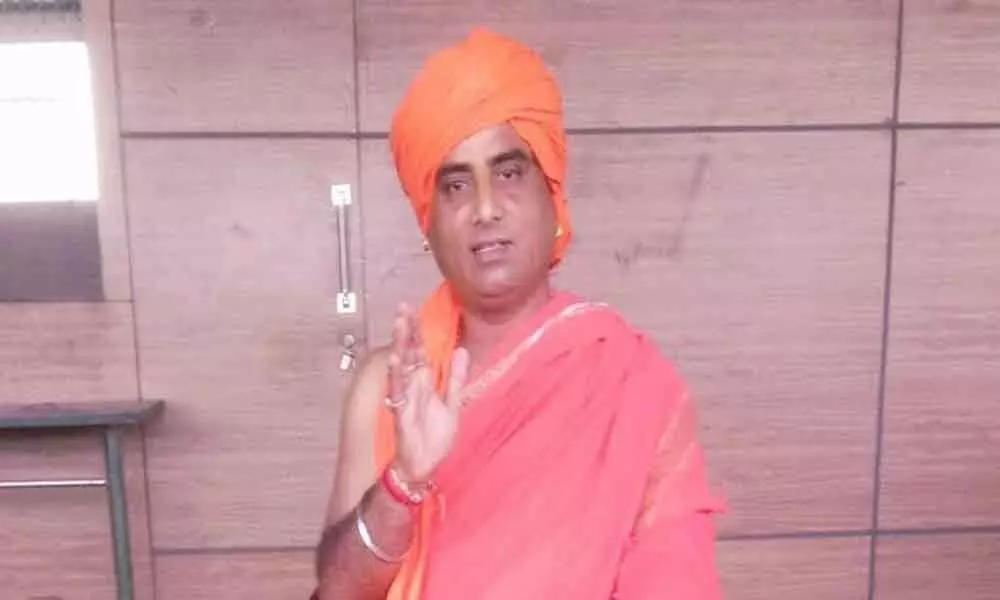 Vishwa Hindu Mahasabha Leader Shot Dead In Lucknow