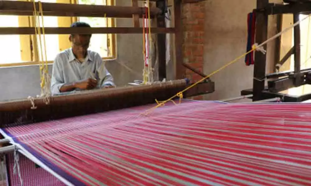 Handloom weavers demand recognition as MSMEs