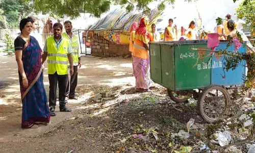 BN Reddy Nagar: Corporator Lakshmi Prasanna sensitises people on cleanliness