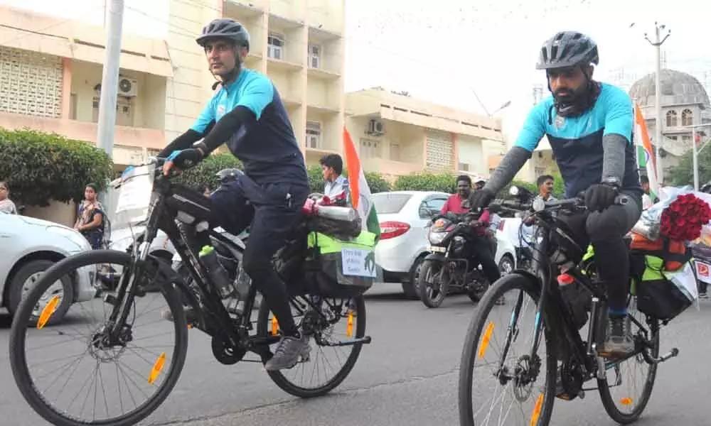Vijayawada: Army men on 6,500 km cycle expedition
