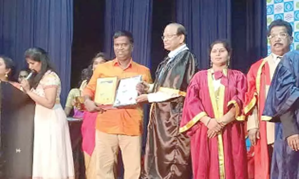 Mahbubnagar scribe gets Young Achievers Award