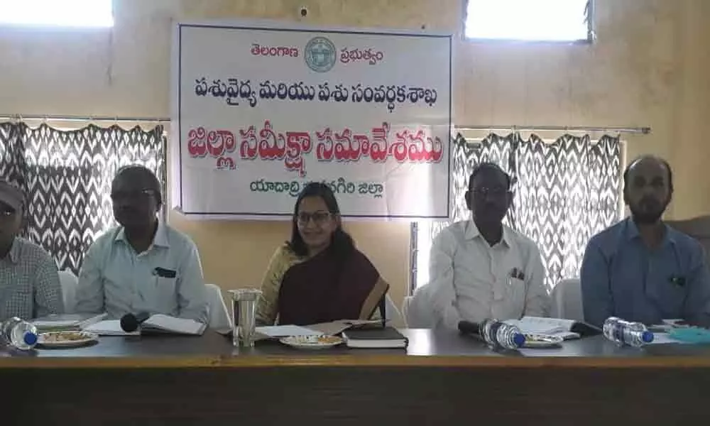 Yadadri Bhongir: Officials told to address reduction in milk supply to dairy societies