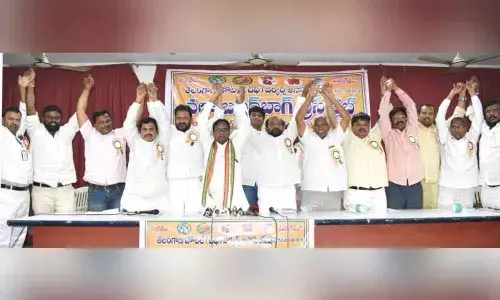 Hyderabad: BC Welfare Association President R Krishnaiah demanded Minimum wage of `20k sought for hotel workers