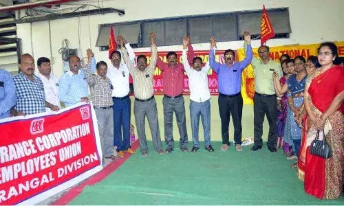 Warangal: LIC employees slam Centre