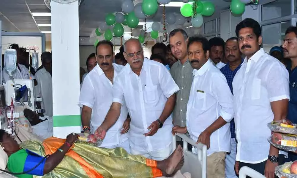 Balineni Srinivasa Reddy launches kidney dialysis unit