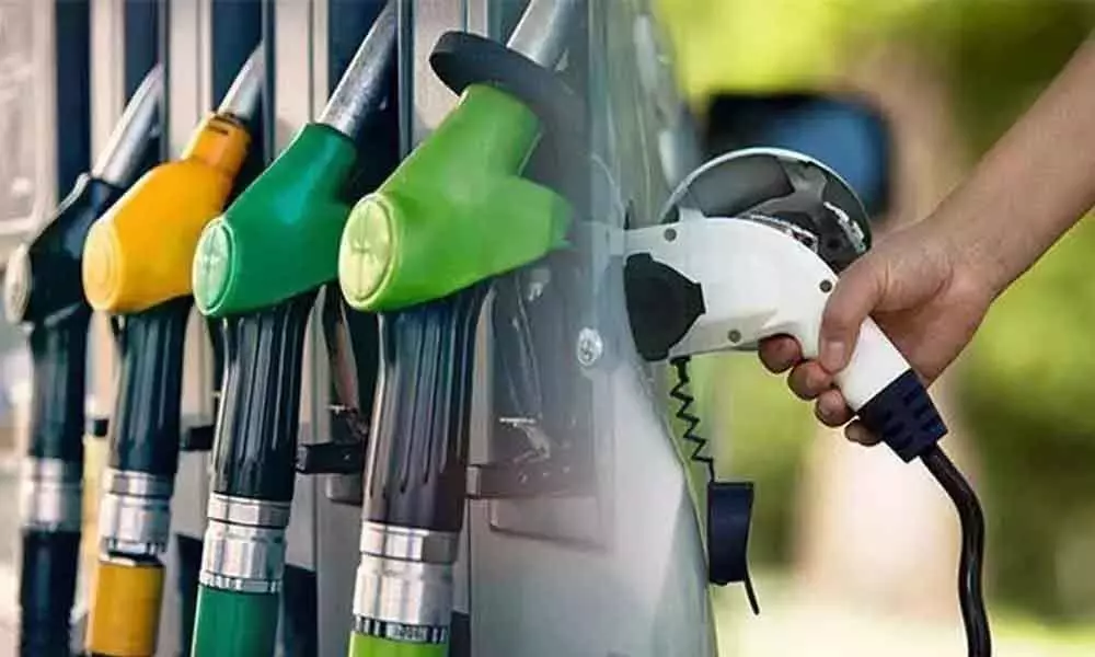 Today petrol, diesel rate dropped in Hyderabad, other metro cities on February 6