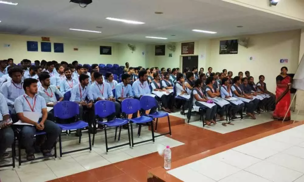 Guntur: Guest lecture on transistor amplifiers held