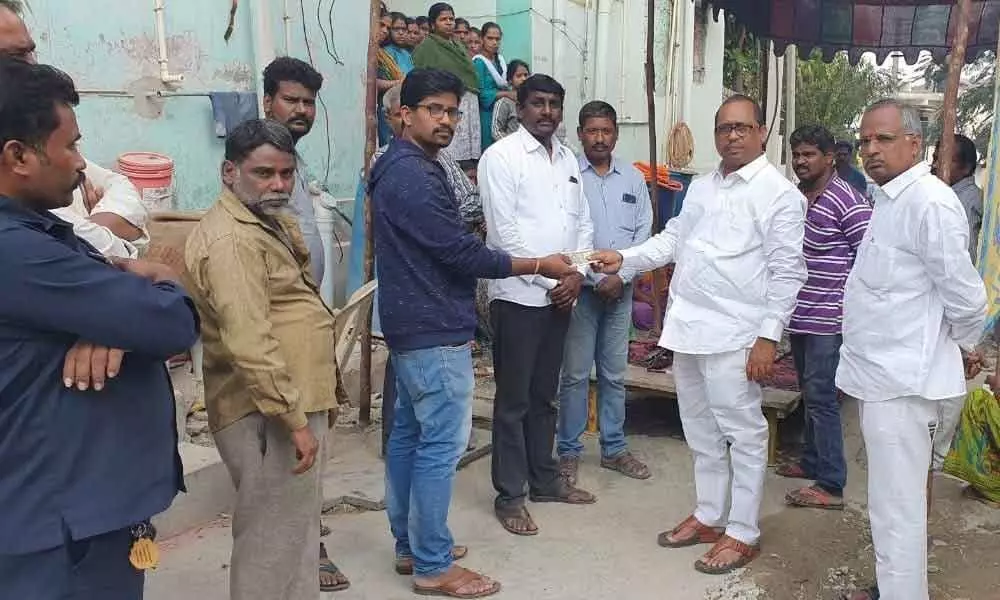 Hyderabad: Corporator Dodla Venkatesh Goud gesture to poor families in Allwyn Colony