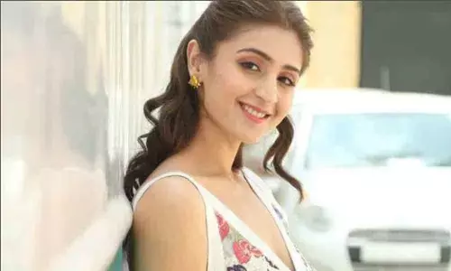 Dhvani Bhanushali spends time with kids