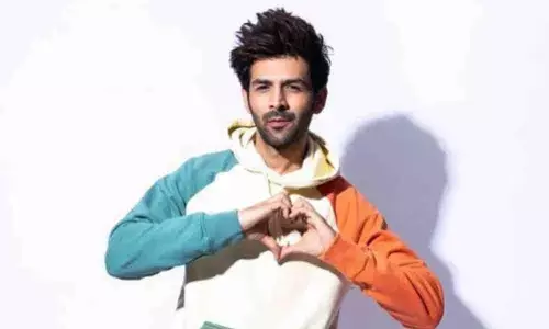 Kartik introduces his girlfriend as cousin