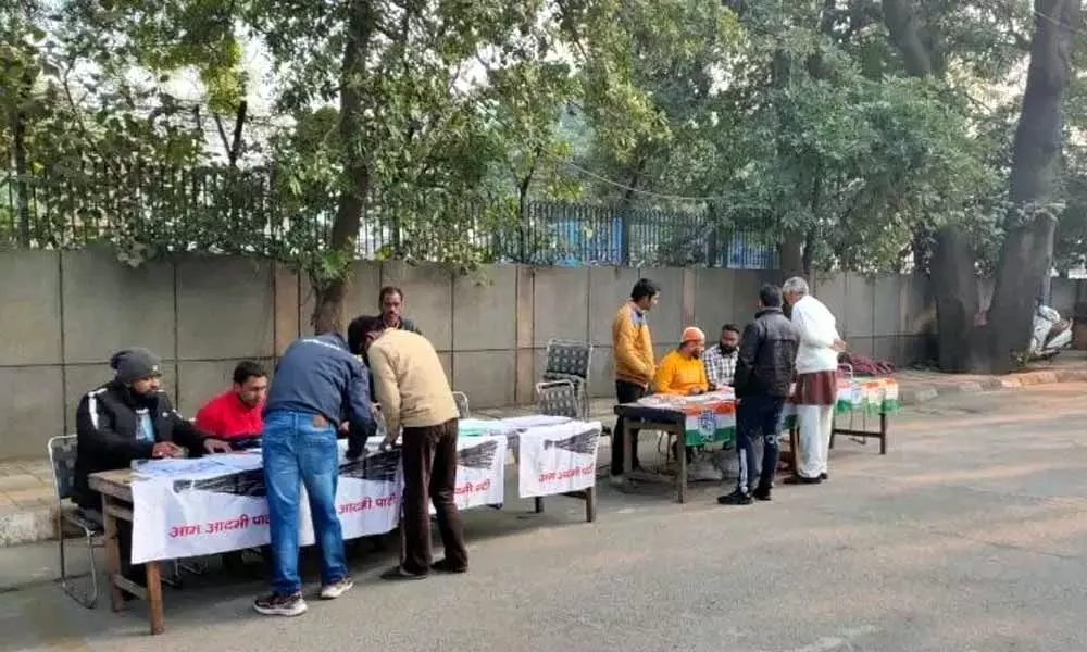 Delhi high-profile brigade among early voters