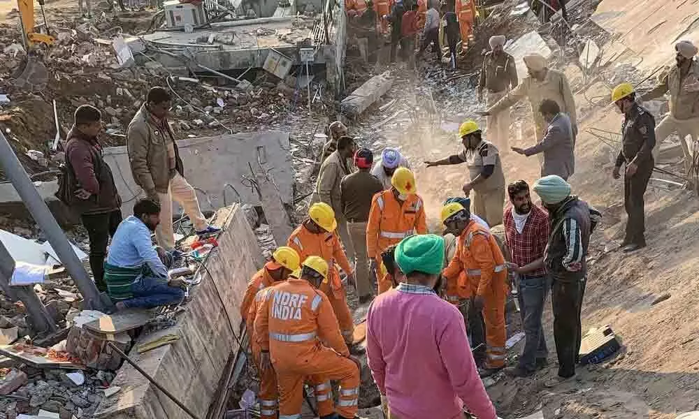 Chandigarh: Digging by JCB brings down nearby building