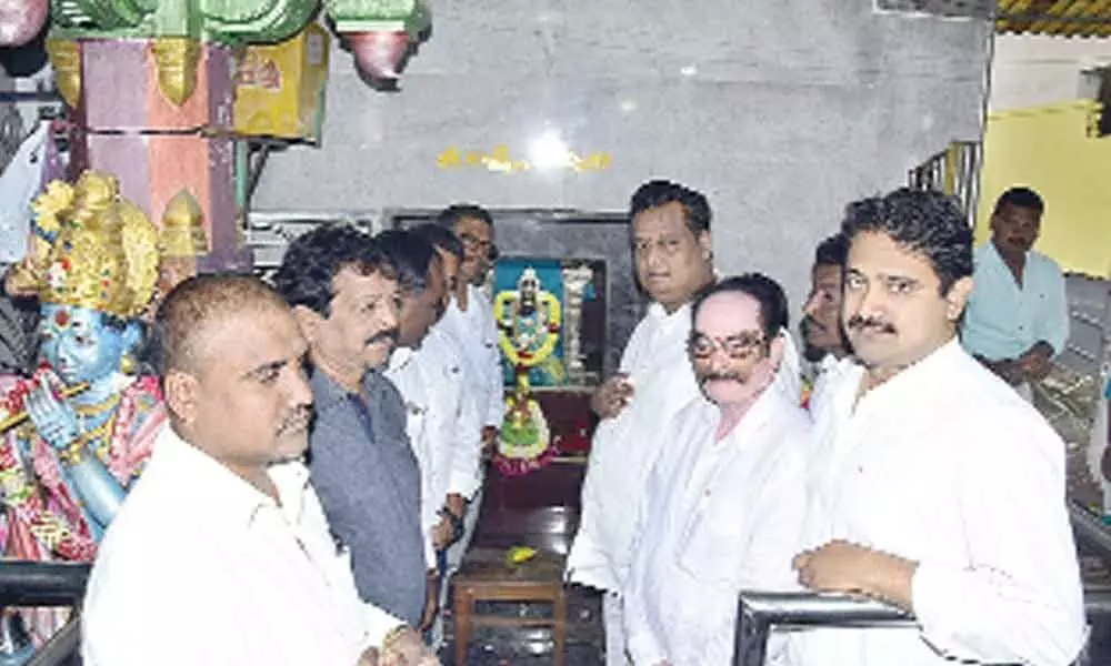 Srikakulam: YSRCP leaders pray God to change Chandrababu Naidus mindset