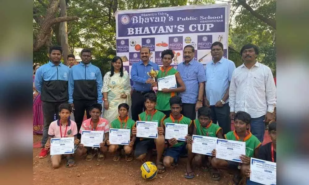 Pendurthi Govt High School wins Inter-School Boys Volleyball Tourney