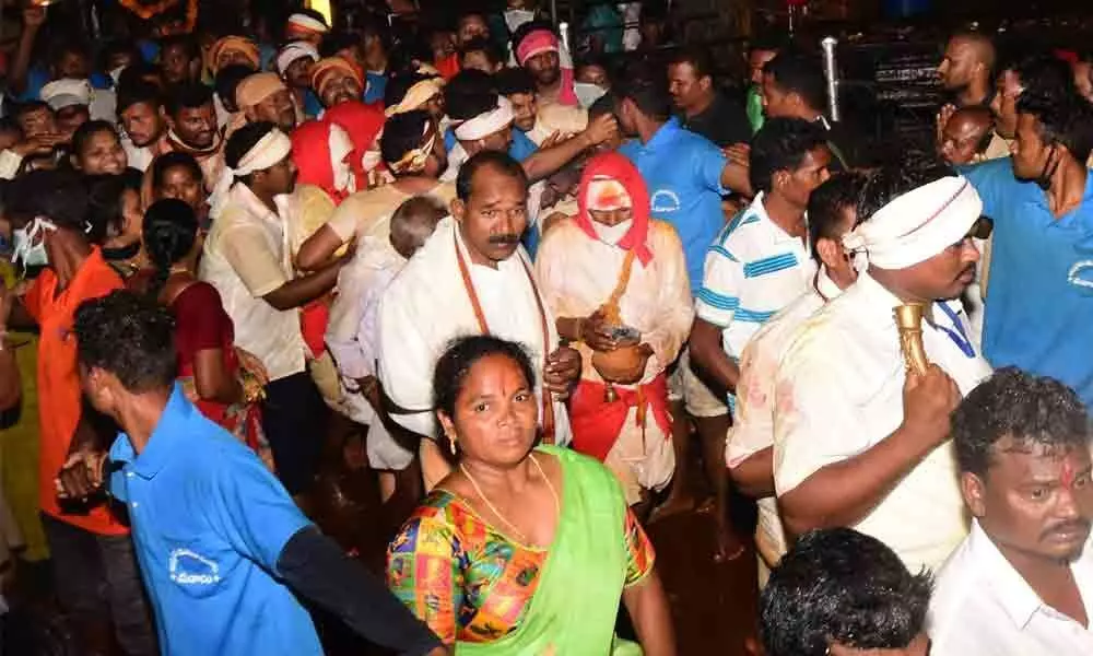 Medaram Jatara: Devotees bid adieu to tribal deities