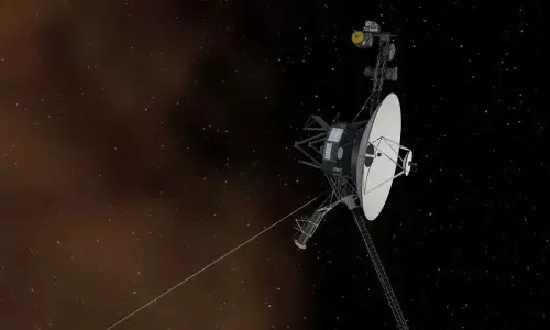 Voyager 2 bounces back from glitch in interstellar space