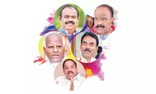 Hyderabad: TRS scans for old horses to strengthen party