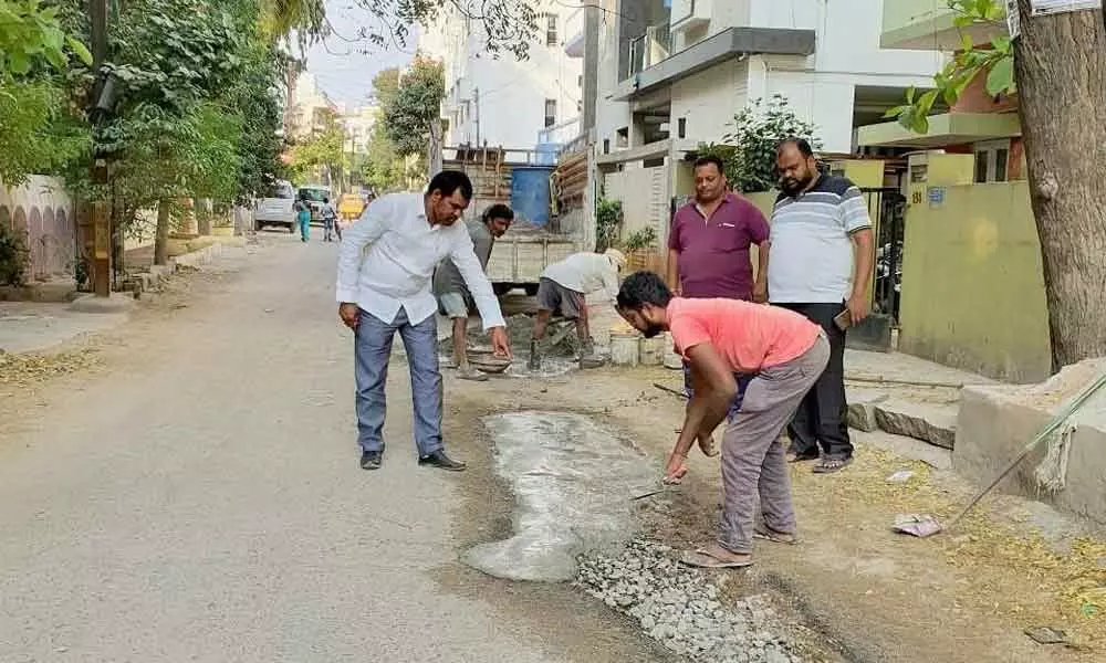 Secunderabad: Vexed residents repair potholes on their own