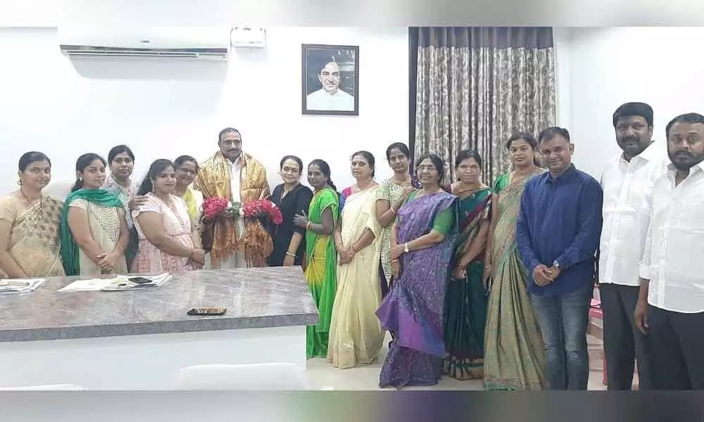 Hyderabad: Mahila Mandali panel meets MLA Arekapudi Gandhi in Miyapur