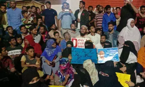 Hyderabad: Women hit roads as cops deny nod for protests