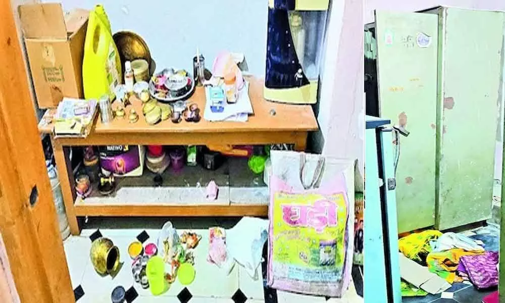 Burglars threaten woman at knife point, steal valuables worth Rs 11 L in Adilabad