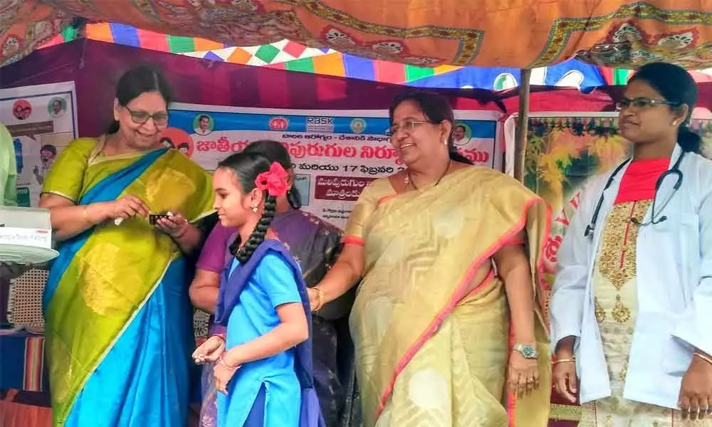 Tablets distributed for intestinal worms at ZPHS in Guntur district