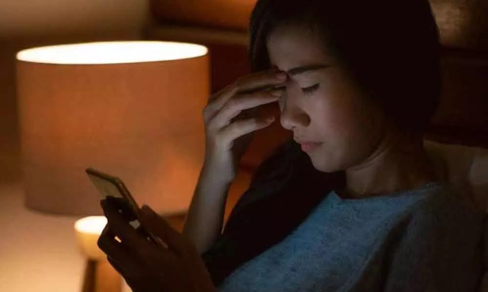 Excess smartphone, social media use linked to mental distress: Study