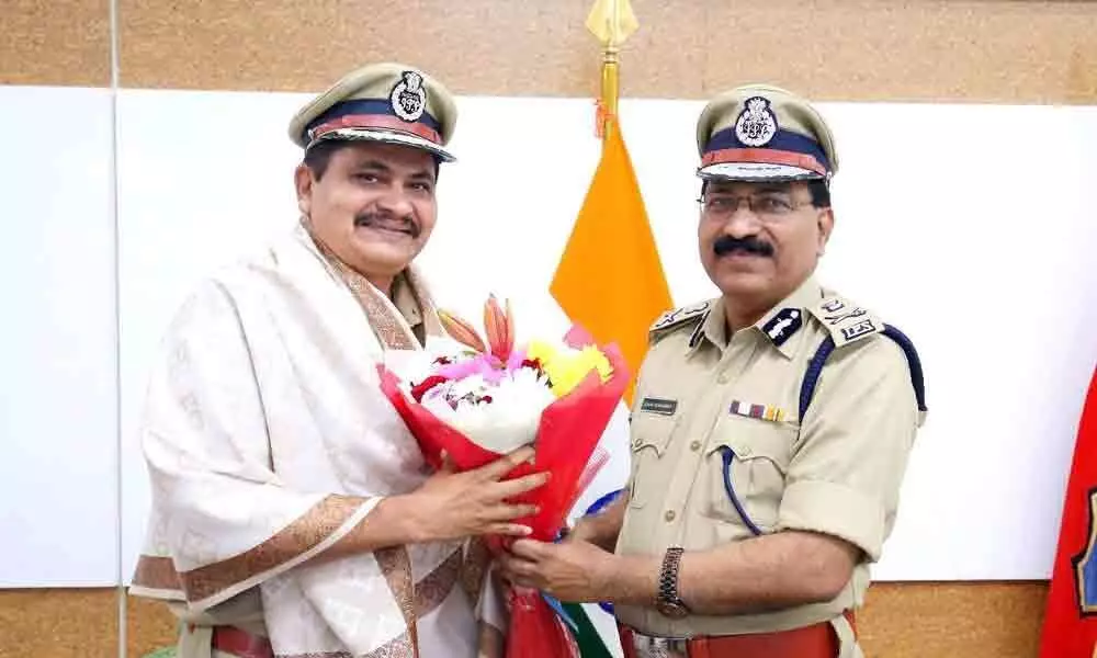 Hyderabad: DGP felicitates Rachakonda police team