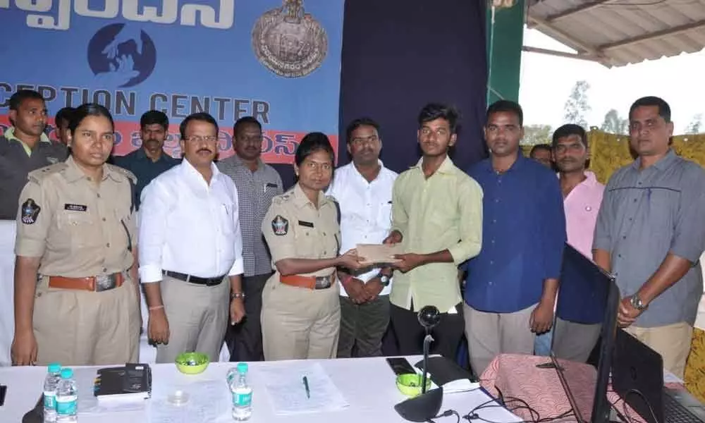Vizianagaram: SP Rajakumari hails gesture of police towards accident victim