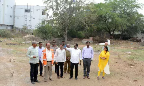 Hyderabad: Corporator Mudraboyina Srinivas Rao promises model graveyard in Lingojiguda