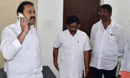 Eluru: Deputy CM Alla Nani grills officials over damage in mortuary