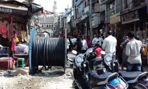 Hyderabad: Fresh trouble at Charminar for tourists & businessmen