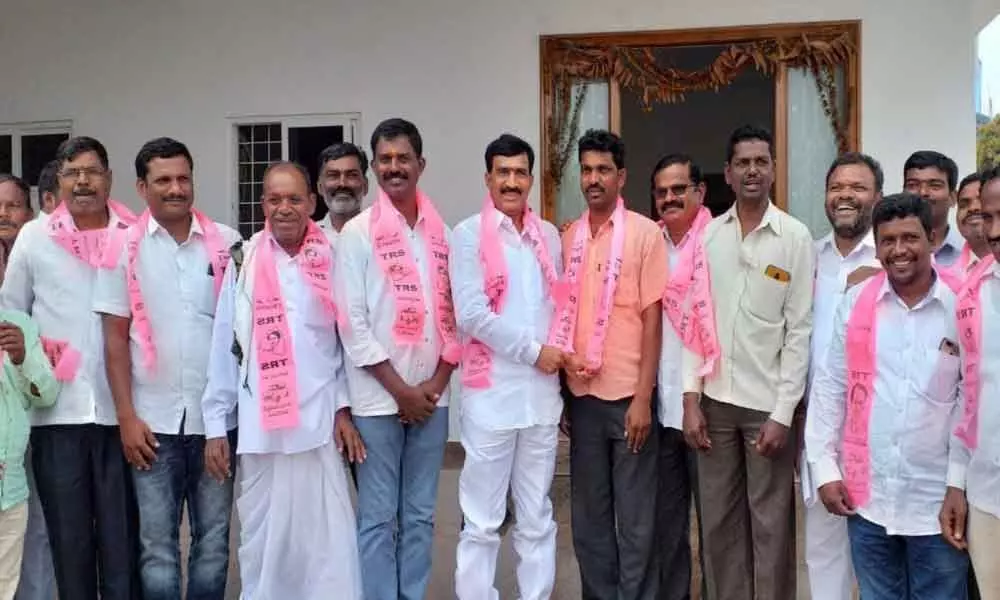 Hyderabad: Congress leader  Rama Goud joins TRS in Gajwel